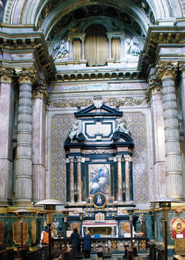 Altare di sinistra dedicato a San Giovenale